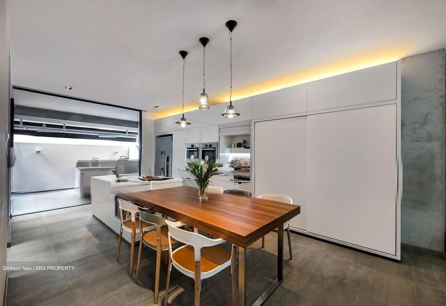 Sixth Avenue (D10), Terrace #623082161